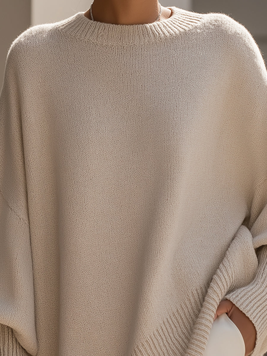 Women's oversized knit sweater with crew neck