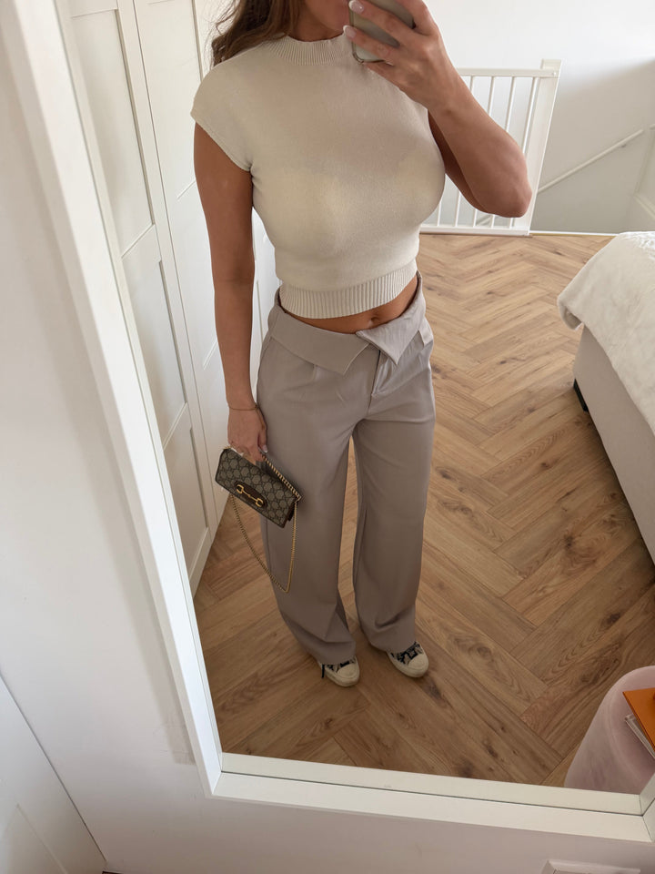 Women's beige wide-leg trousers with high waist and collar detail