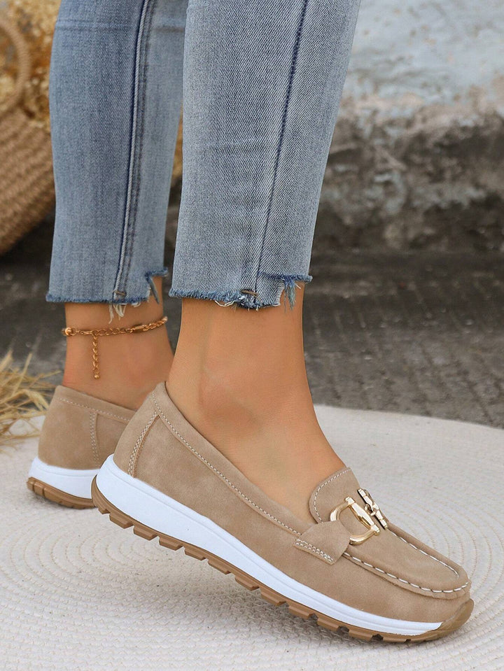 Women's square-toe loafers with gold-tone chain detail