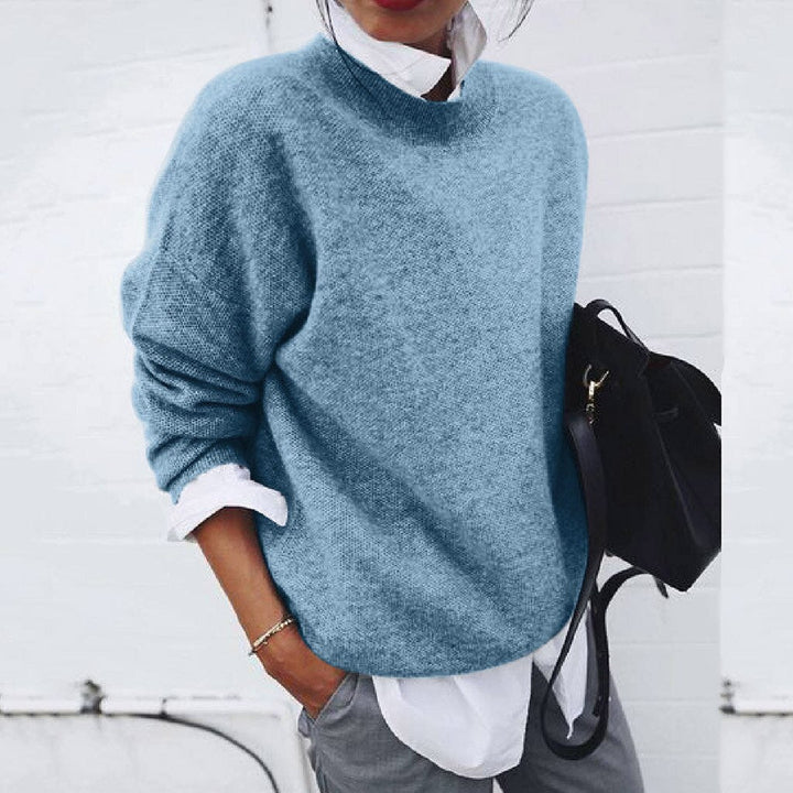 Women's relaxed crew neck knit sweater with long sleeves