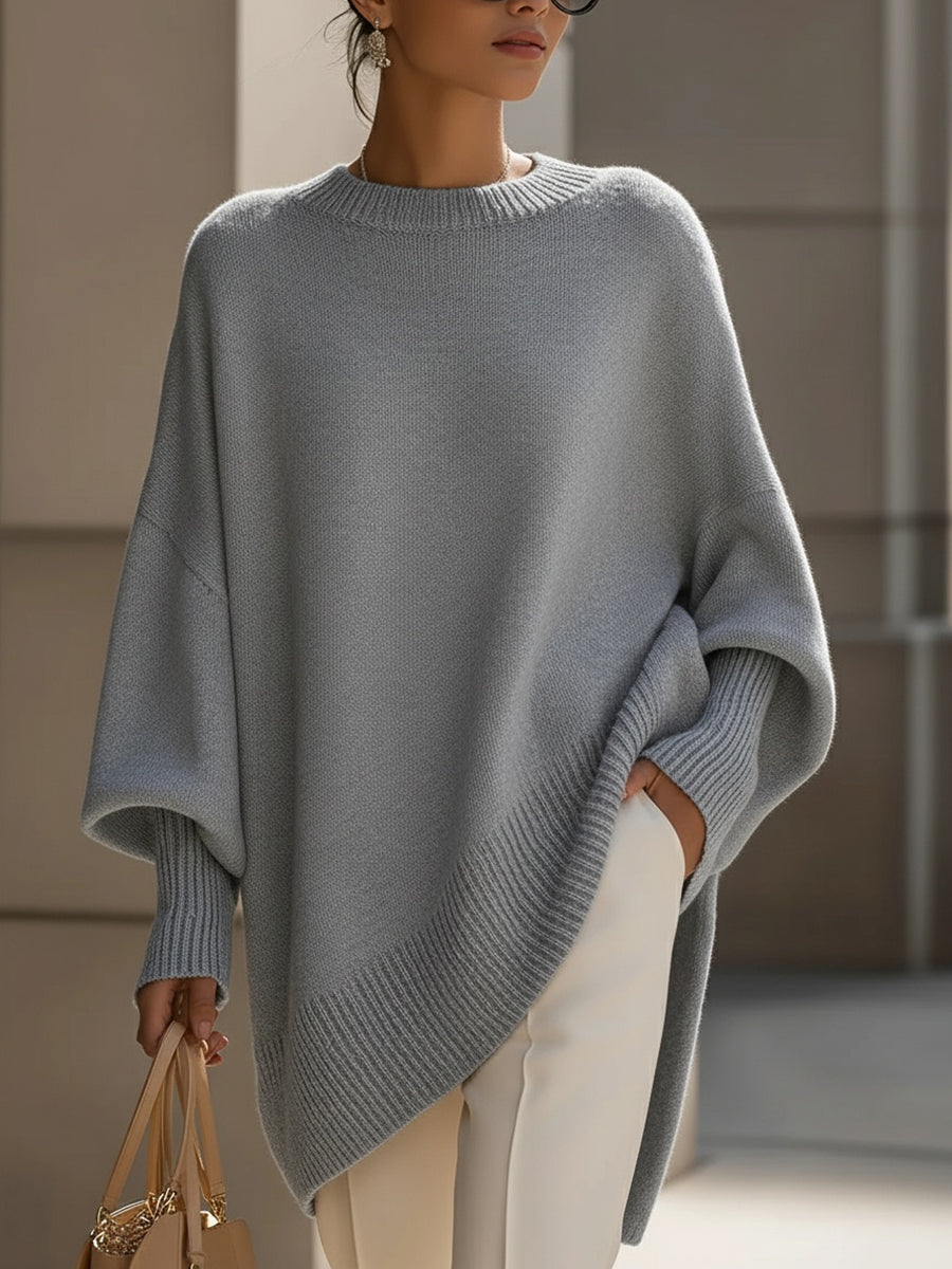 Women's oversized knit sweater with crew neck