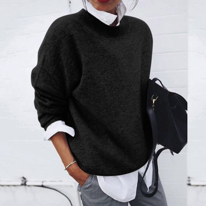 Women's relaxed crew neck knit sweater with long sleeves