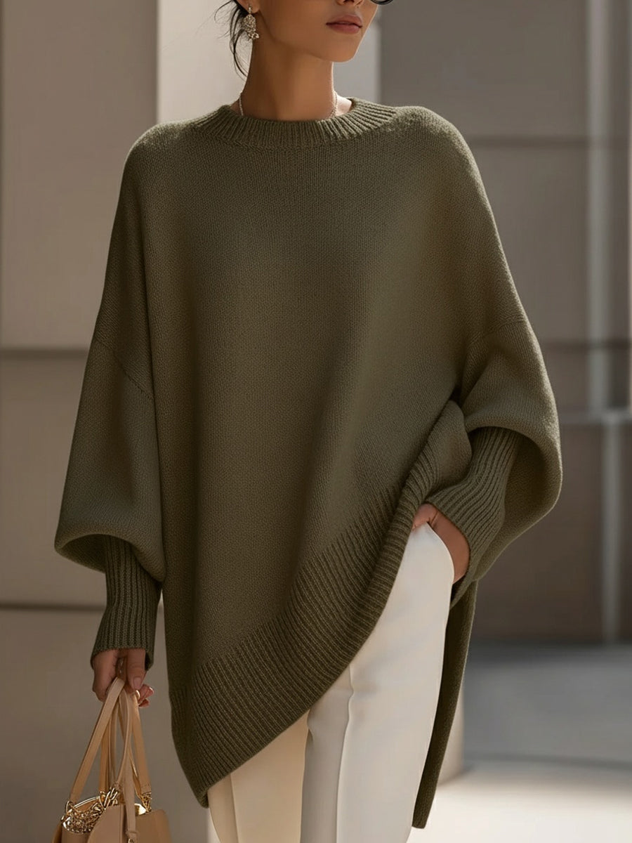 Women's oversized knit sweater with crew neck
