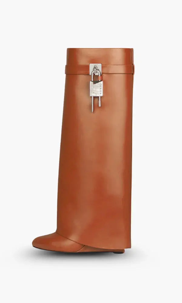Diana | Classic Boots with Refined Detail