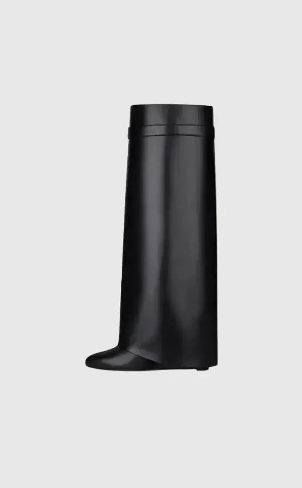Diana | Classic Boots with Refined Detail