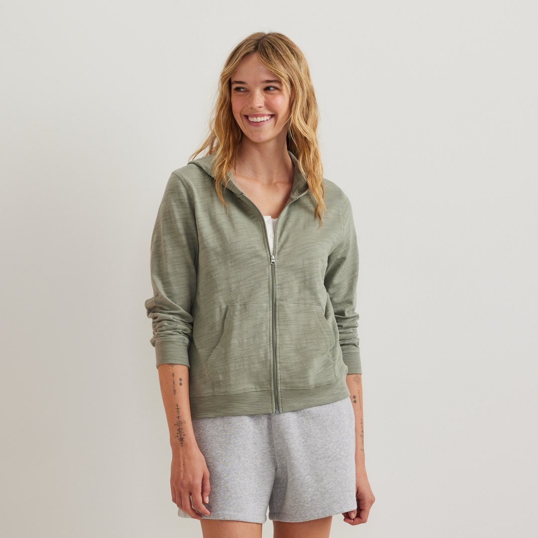Women's full-zip hooded sweatshirt with front pockets