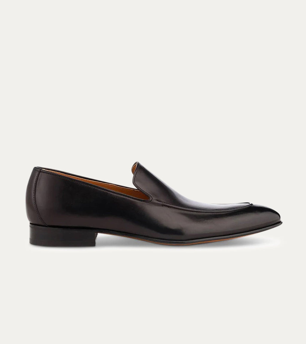Men's black apron front loafer with pointed toe and low heel