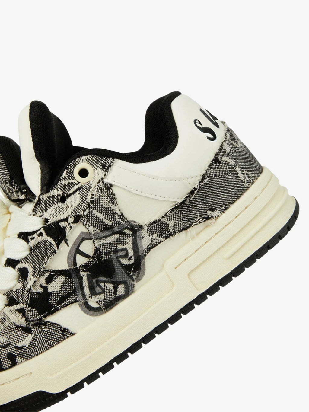 Black camouflage high-top board sneakers with white laces